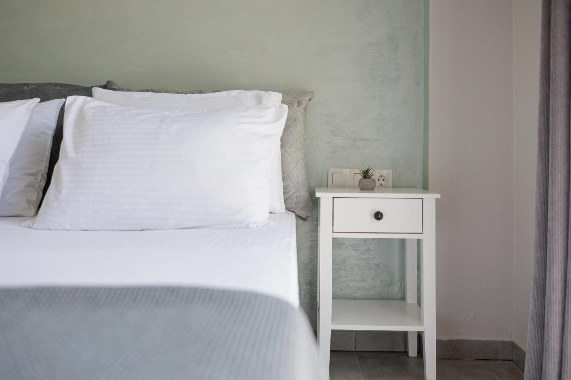 The Lake Apartments كومينو المظهر الخارجي الصورة