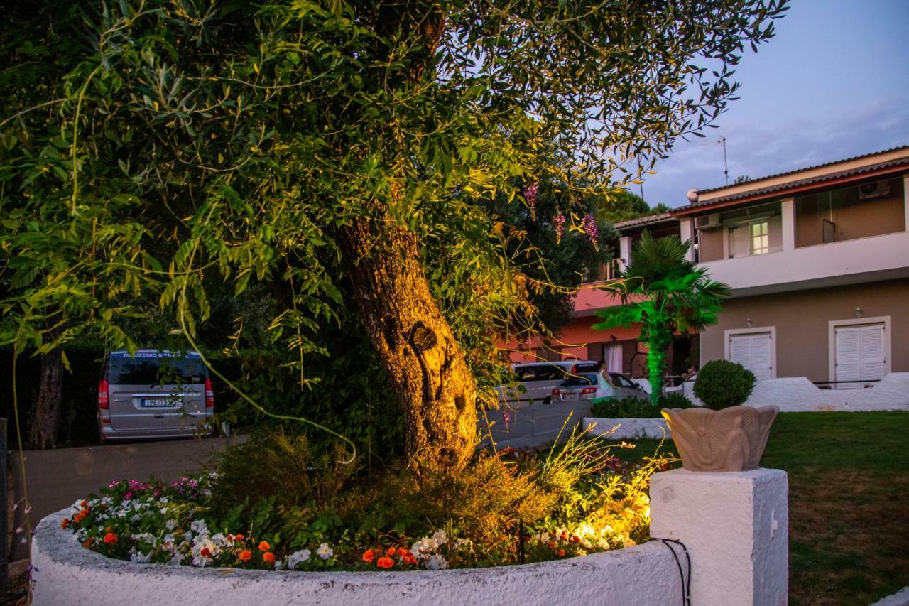 The Lake Apartments كومينو المظهر الخارجي الصورة